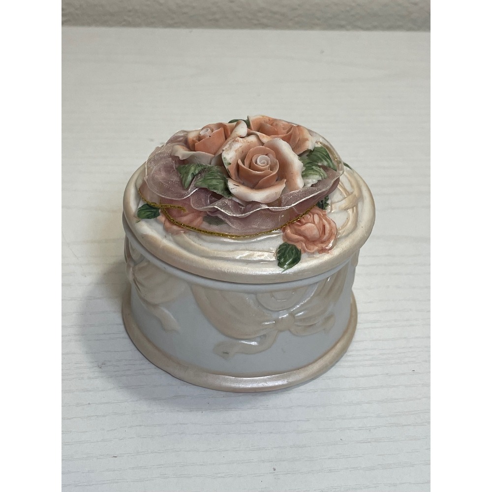 Vintage Ceramic Trinket Box Rose Floral Lace Cordey Jewelry‎ Keepsake Organizer
